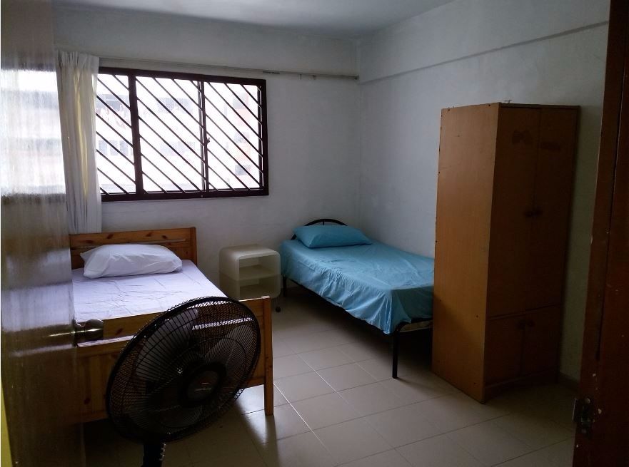 $575 COMMON ROOM RENT Jurong East Block 224, Street 21 (near Chinese Garden MRT) - Chinese Garden - Bedroom - Homates Singapore