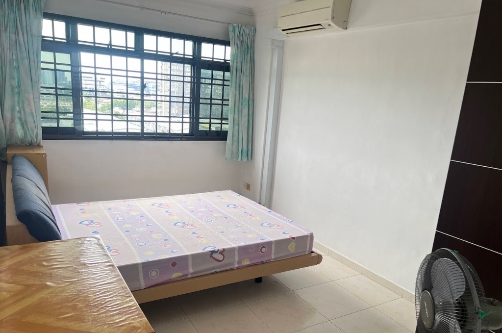 文礼 MRT 附近 大普通房出租（无中介费）非诚勿扰 - Jurong West 裕廊西 - 分租房间 - Homates 新加坡