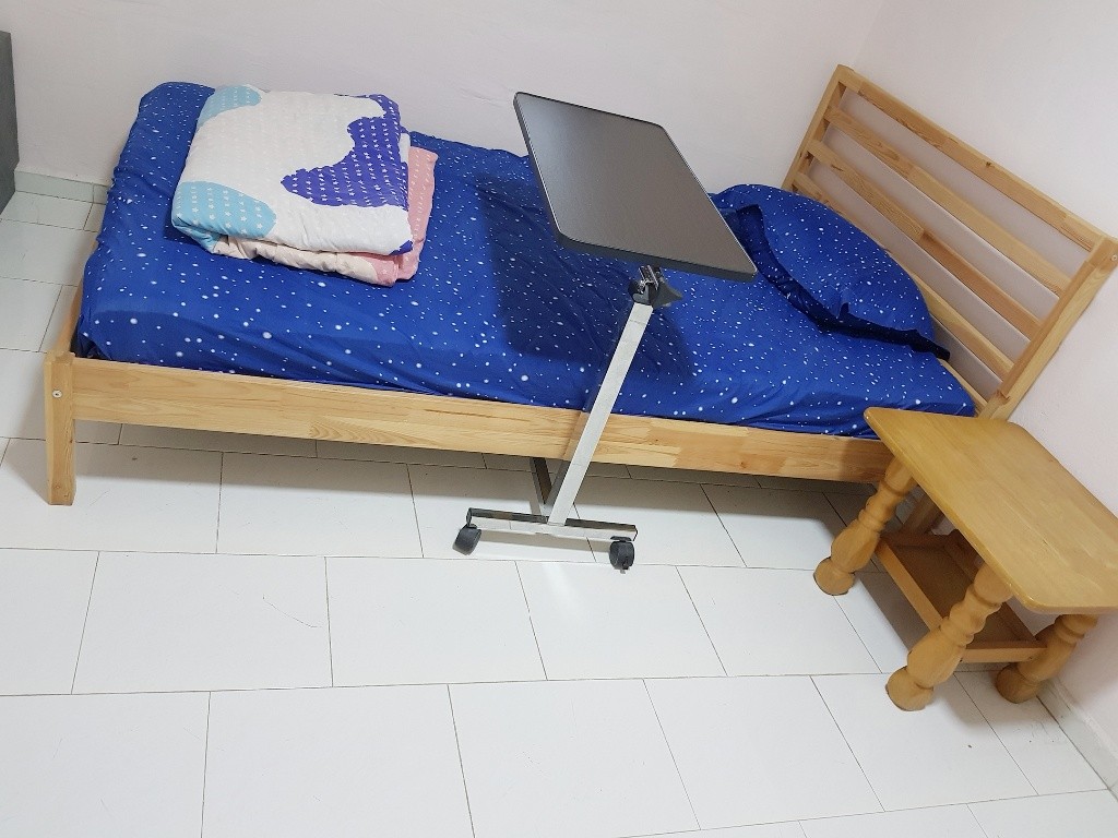 Cozy Common Room, $550 per month! (Utilities Included) (Staying with Owner) - Ang Mo Kio - Bedroom - Homates Singapore