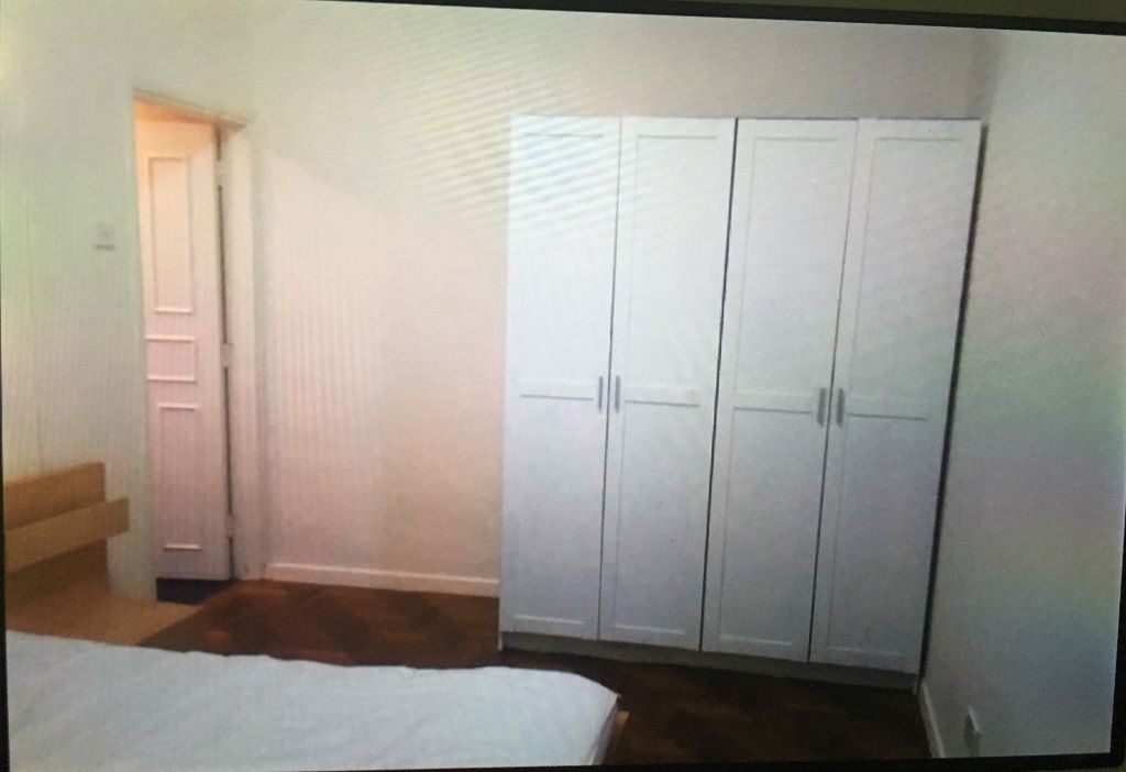 东海岸，Siglap附近，度假村式公寓安静漂亮大主人房，低价出租，拎包入住 - Marine Parade - Bedroom - Homates Singapore