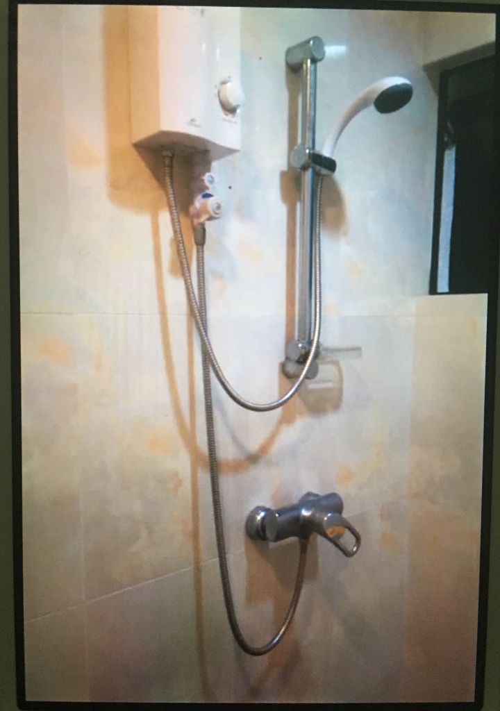 东海岸，Siglap附近，度假村式公寓安静漂亮大主人房，低价出租，拎包入住 - Marine Parade - Bedroom - Homates Singapore