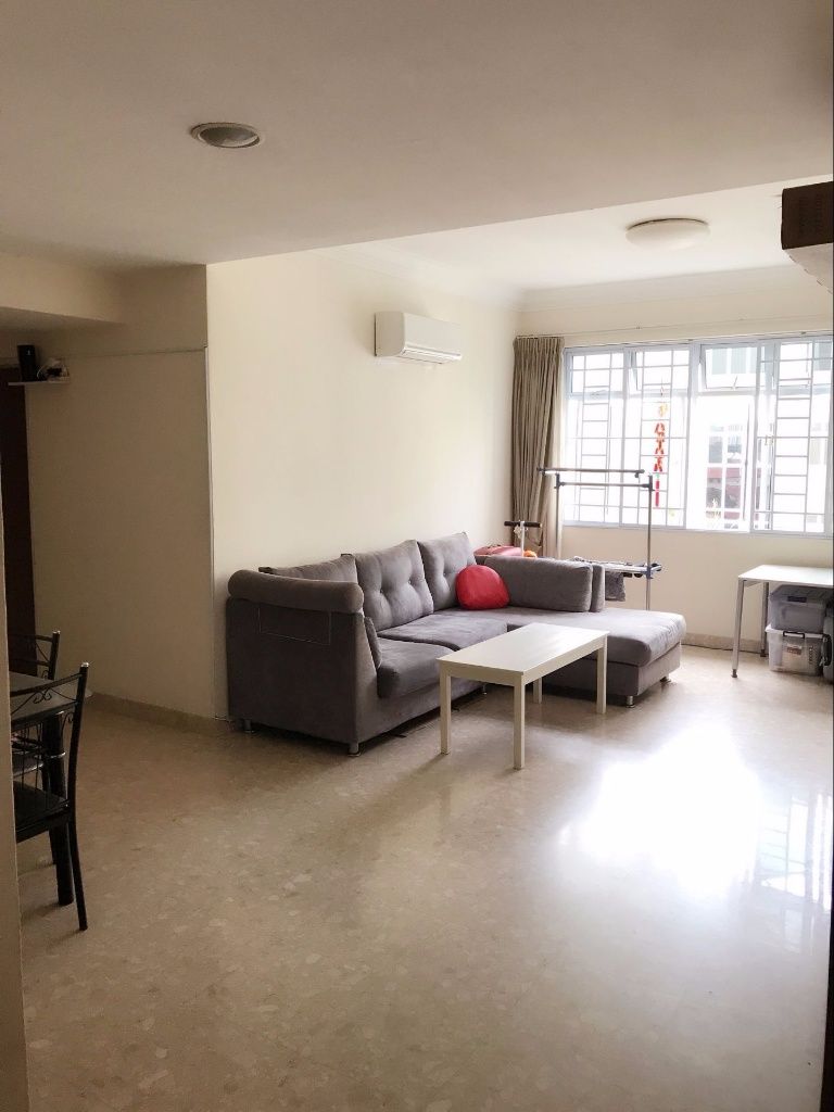 Hillview 128 山景 温馨公寓 超大普通房，窗口望山 - Bukit Batok - Bedroom - Homates Singapore