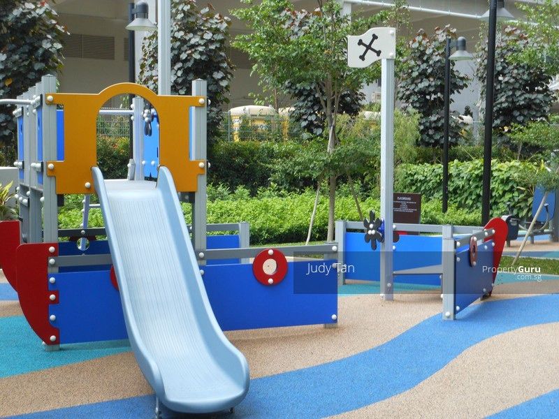 Master room condo with balcony @Hougang - Hougang - Bedroom - Homates Singapore