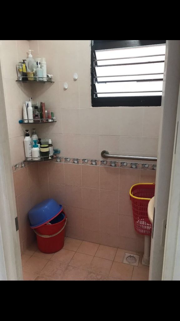 出租普通房间 - Bedok 勿洛 - 分租房間 - Homates 新加坡