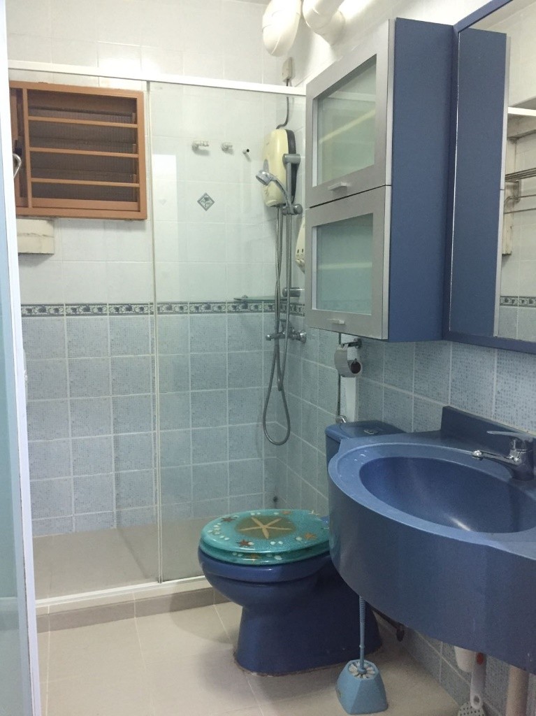 FULLY FURNISHED 1 master bedroom with aircon, bed and wardrobe at Sengkang Blk317B - Sengkang - Bedroom - Homates Singapore