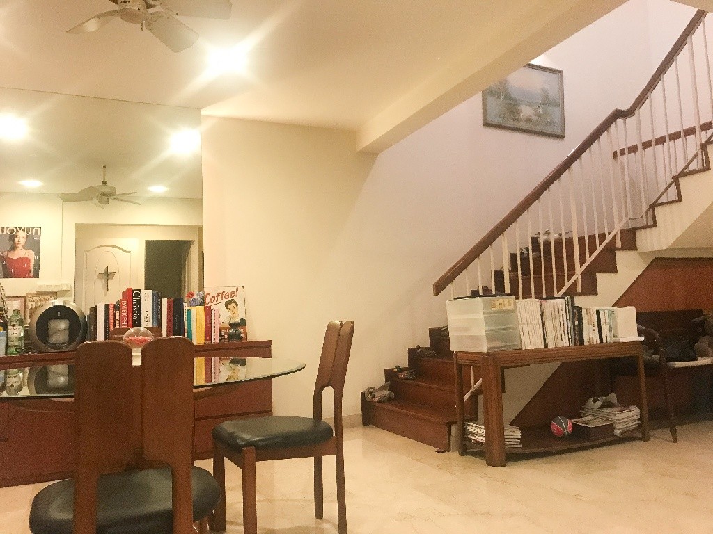 两层楼复式超美普通房（2分钟到地铁，无房东，包水电网） - Bukit Batok - Bedroom - Homates Singapore