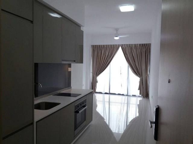 J Gateway Condo 招租女学生 - Jurong East 裕廊东 - 分租房间 - Homates 新加坡
