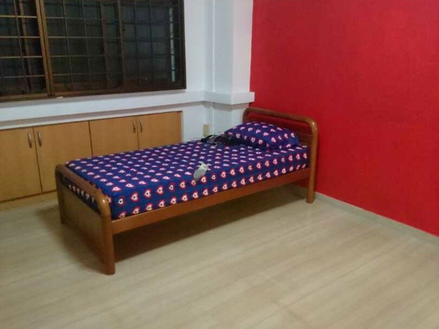 Stone Throw From Hougang 1 Shopping Mall - Hougang - Bedroom - Homates Singapore