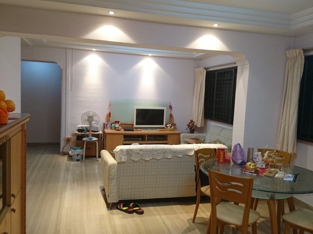Stone Throw From Hougang 1 Shopping Mall - Hougang - Bedroom - Homates Singapore