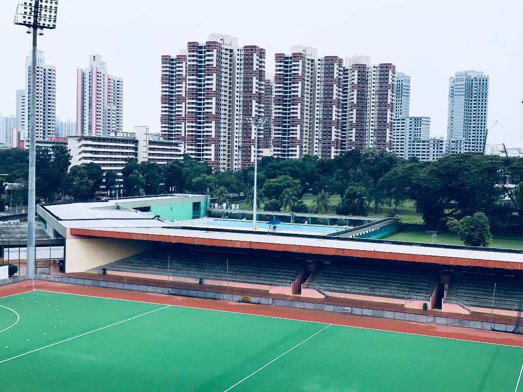 近红山MRT，冷气主人房，超级干净，舒适安静，落地窗 通风良好 - Redhill 紅山 - 分租房間 - Homates 新加坡