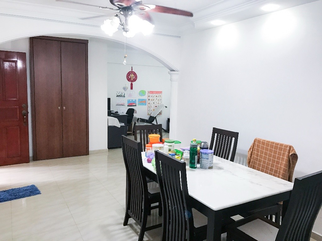 punggol-blk-107b-room-for-rent-young-chinese-family-punggol