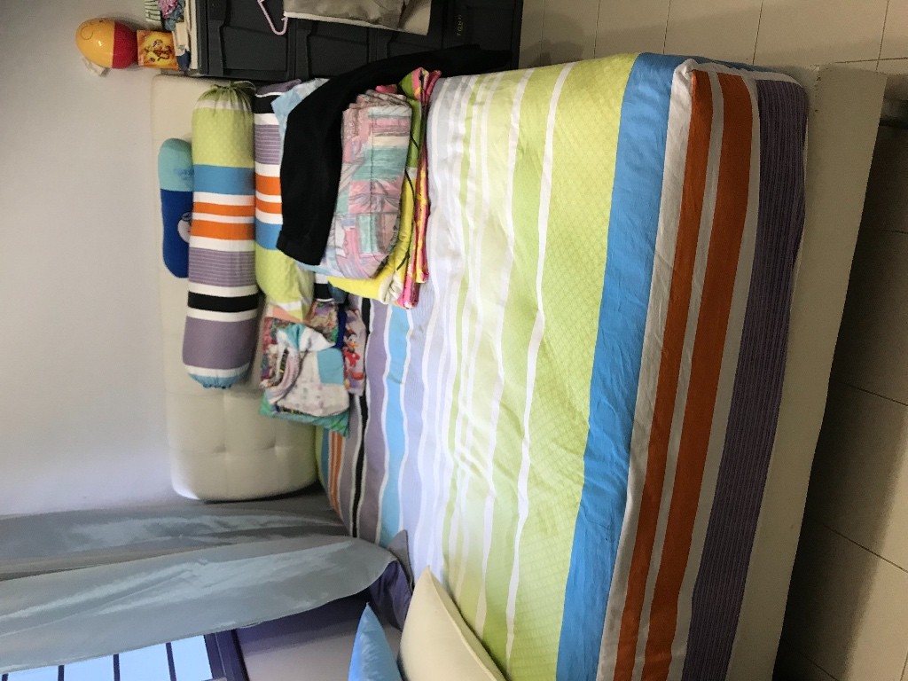 谈滨尼 单间出租近地铁和咖啡店 - Tampines 淡濱尼 - 分租房間 - Homates 新加坡