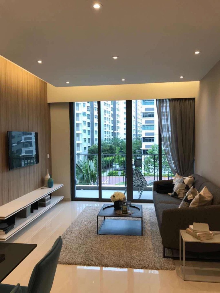 靠近义顺/卡迪 公寓普通房带大阳台 出租 - Yishun 義順 - 分租房間 - Homates 新加坡