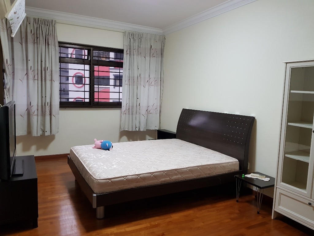 超大主人房出租 - Sembawang 三巴旺 - 分租房间 - Homates 新加坡