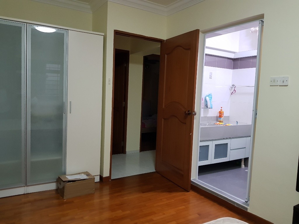 超大主人房出租 - Sembawang 三巴旺 - 分租房间 - Homates 新加坡