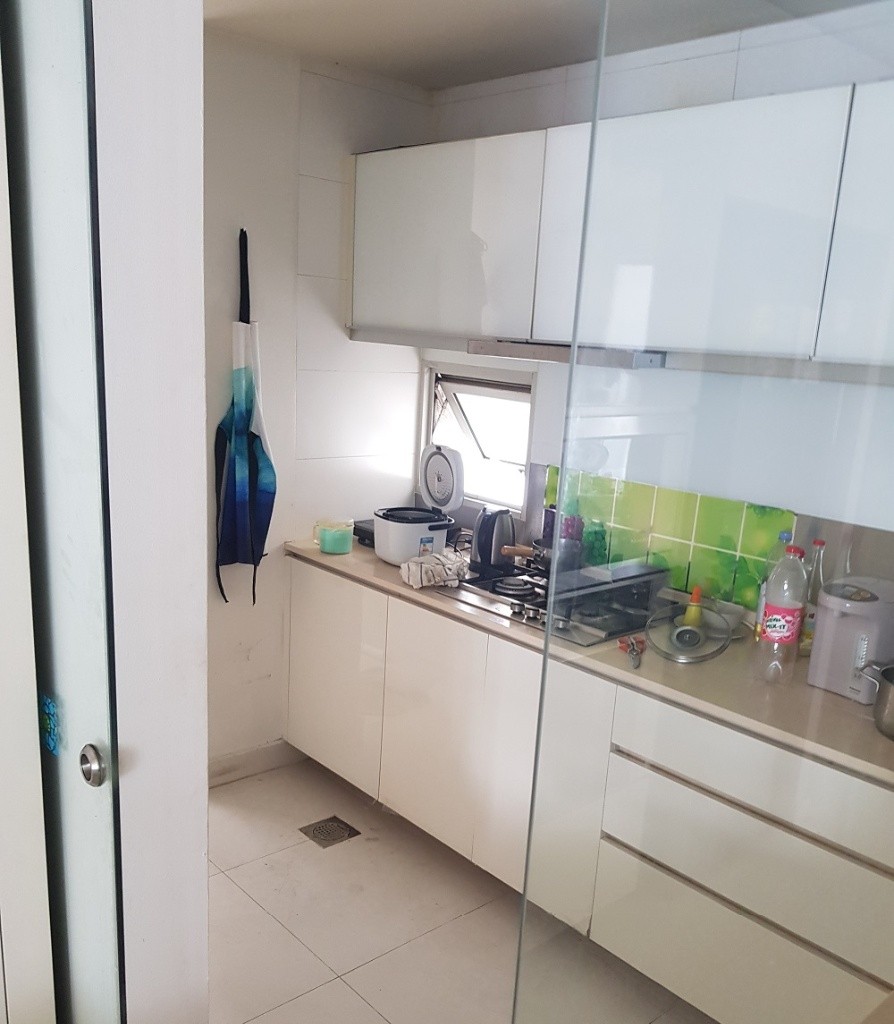 文礼地铁站一分钟，商场楼上公寓大普通房出租，无房东无中介 - Boon Lay 文礼 - 分租房间 - Homates 新加坡