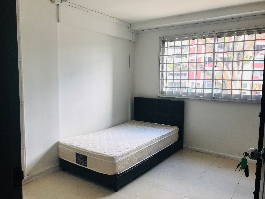 1 COMMON ROOM TO RENT AND SUITABLE FOR TWIN SHARING - 2 MINUTES WALK FROM POTONG PASIR MRT STATION - Potong Pasir - Bedroom - Homates Singapore