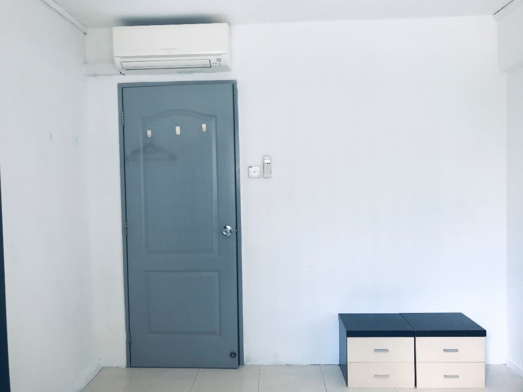 1 COMMON ROOM TO RENT AND SUITABLE FOR TWIN SHARING - 2 MINUTES WALK FROM POTONG PASIR MRT STATION - Potong Pasir - Bedroom - Homates Singapore