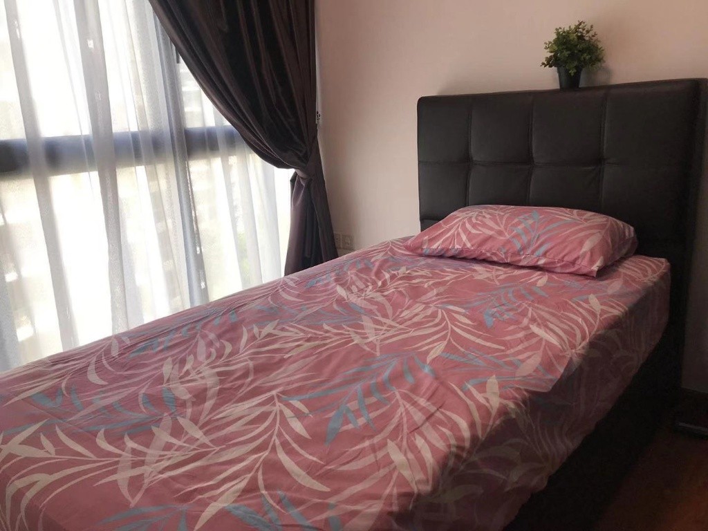 义顺 NORTH PARK RESIDENCES, 在northpoint city商场 义顺地铁站的楼上，冷气小房出租 - Yishun - Bedroom - Homates Singapore