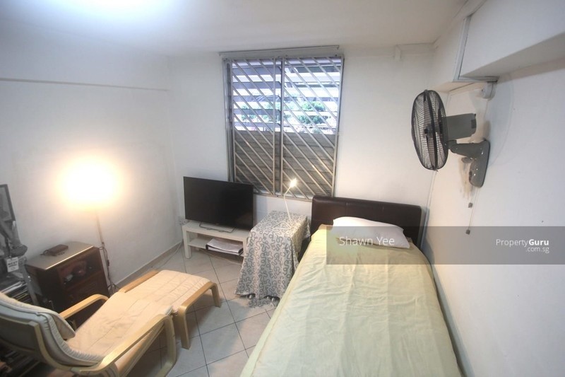 163 toa payoh lrg 1 2 pax clean quiet good location call 96626160 - Toa Payoh - Flat - Homates Singapore
