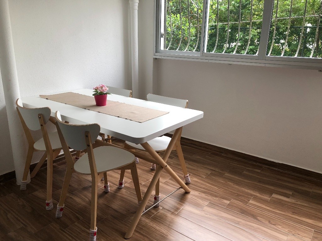 淡滨尼普通房！ 复式组屋，宽敞干净，适合单身工作人士或夫妻! 长期租房，价格可商 - Tampines 淡滨尼 - 分租房间 - Homates 新加坡