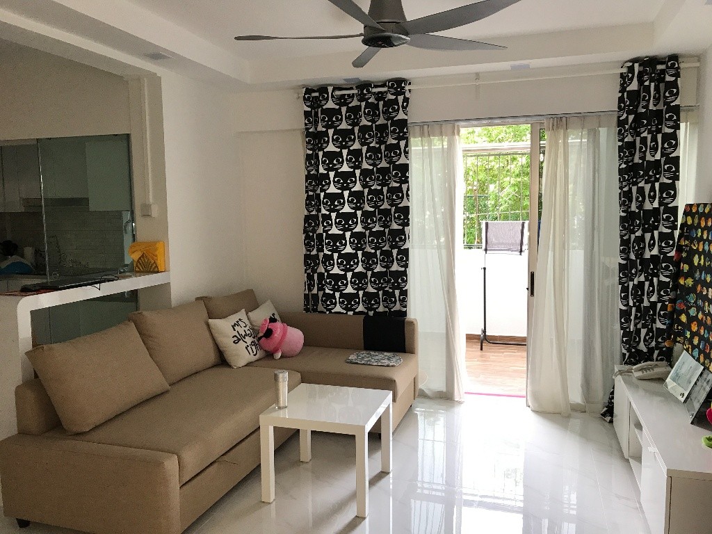 淡滨尼普通房！ 复式组屋，宽敞干净，适合单身工作人士或夫妻! 长期租房，价格可商 - Tampines 淡滨尼 - 分租房间 - Homates 新加坡