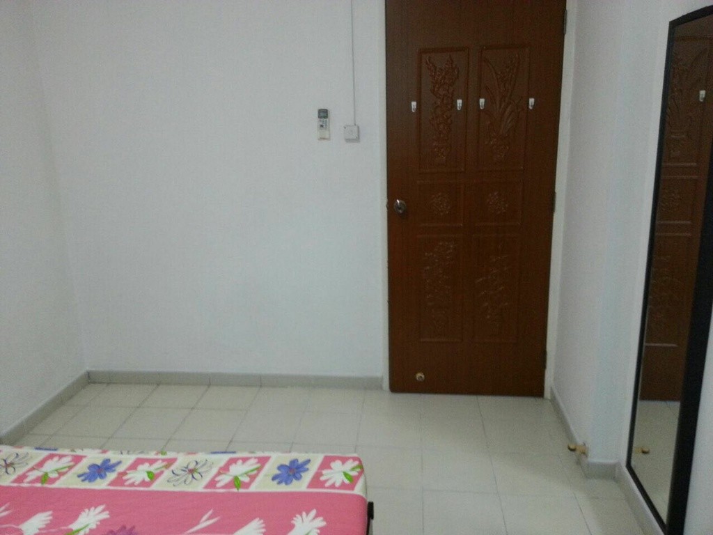 No agent fee fully furnished common room at SIMEI MRT - Simei - Bedroom - Homates Singapore