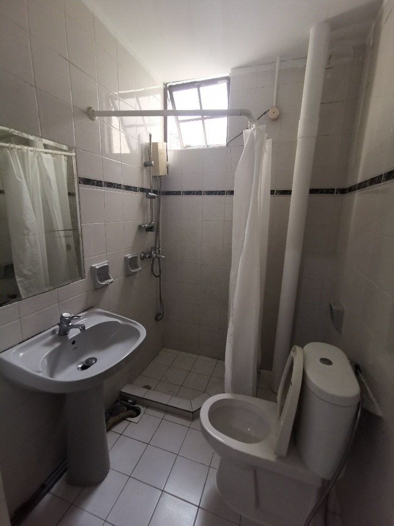 Paya Lebar MRT/Aljunied MRT/Dakota MRT - Master Room in Maro Mansion - Geylang - Bedroom - Homates Singapore