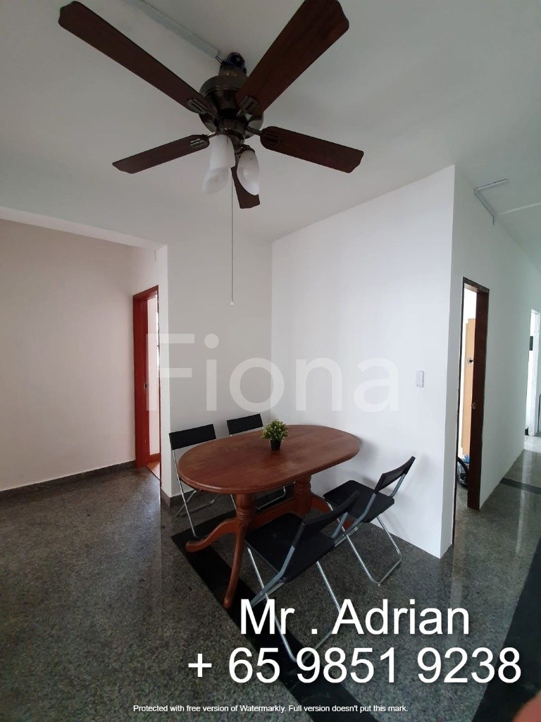 Spacious master bedroom with private bathroom, swimming pool - Toa Payoh - Flat - Homates Singapore