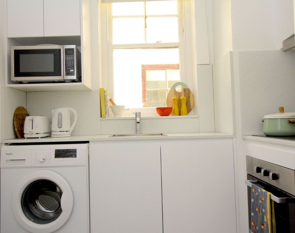 NEWLY FURNISHED STUDIO IN 1 BUKIT BATOK STREET 25, SINGAPORE 658882  - Jurong West - Bedroom - Homates Singapore