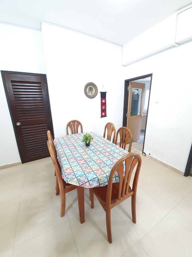 Summer Green - Master Room/Near Toa Payoh/ Boon Keng / Novena MRT / Available 02 November - Toa Payoh - Bedroom - Homates Singapore