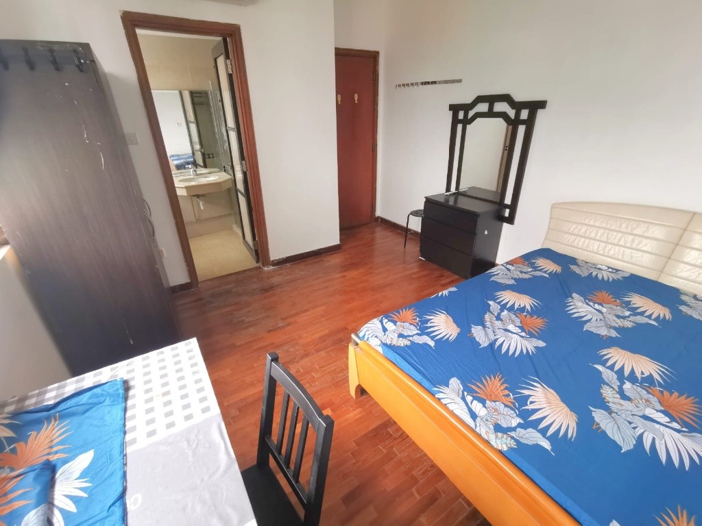 Canberlin Lodge - Master Room/Kallang MRT / Stadium MRT / Mountbatten MRT / Available 19 October  - Kallang - Bedroom - Homates Singapore