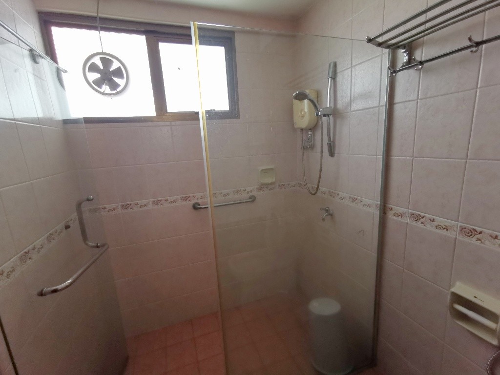 Immediate Available  -- Braddell View--Common Room/Strictly Single Occupancy/no Owner Staying/No Agent Fee/Cooking allowed / Near Braddell MRT / Marymount MRT / Caldecott MRT - Braddell - Bedroom - Homates Singapore