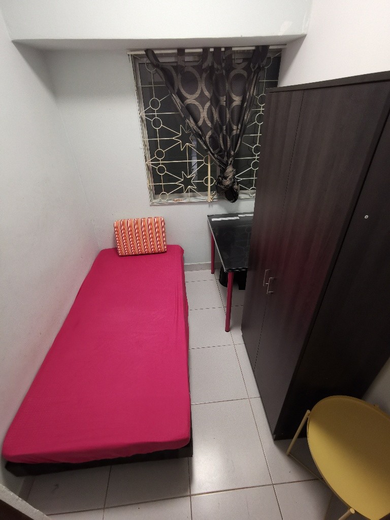 Available 02 Jul - Common Room/FOR 1 PERSON STAY ONLY/Wifi/No owner staying/No Agent Fee/Cooking allowed/Near Lavender MRT/Nicoll Highway MRT / Bugis MRT - Bugis - Bedroom - Homates Singapore