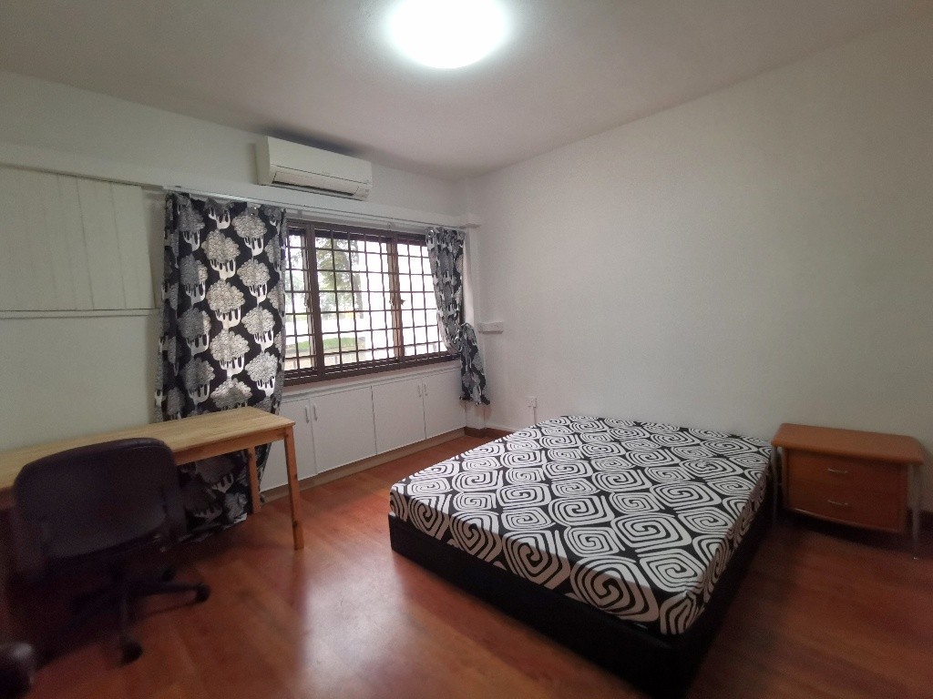 Immediate Available - Common Room/FOR 1 PERSON STAY ONLY/Private Bathroom/Include Utilities/Wifi/Aircon/No Agent Fee/Light Cooking Allowed/Washing Machine - Bishan 碧山 - 分租房間 - Homates 新加坡