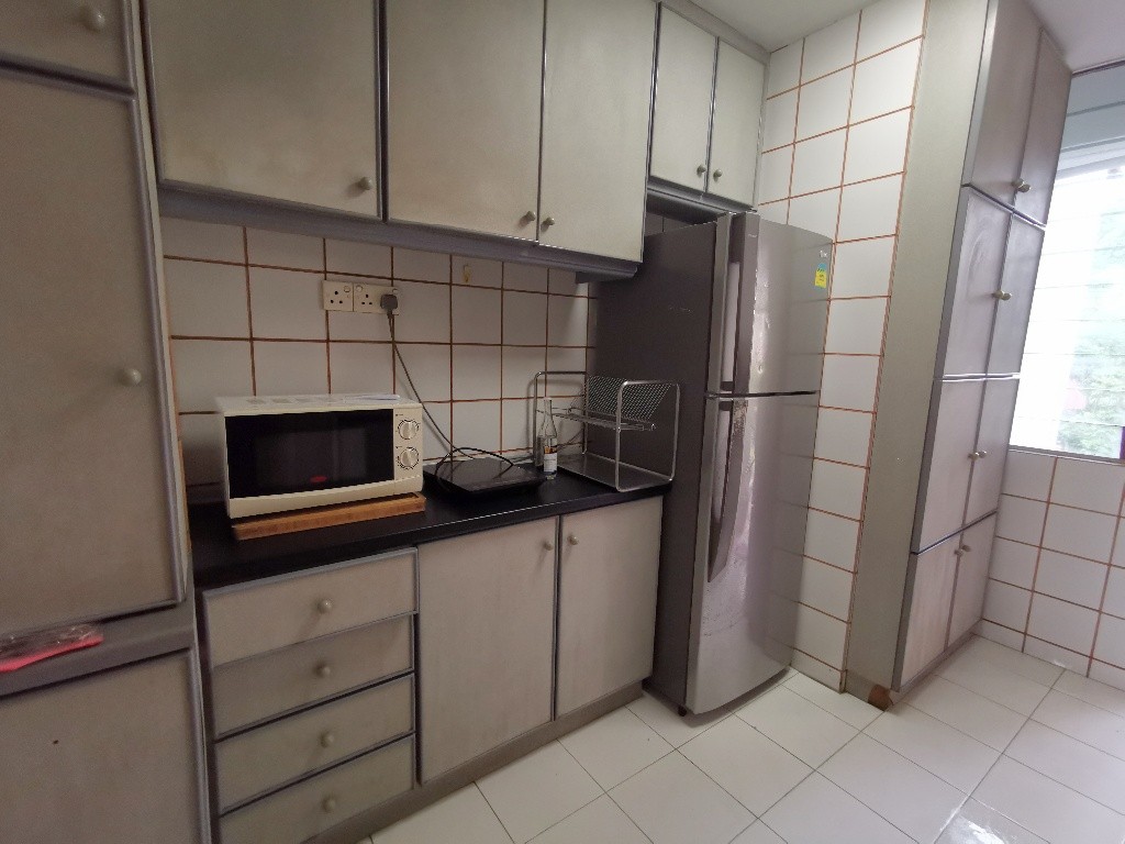Available 02 Oct - Common Room/Strictly Single Occupancy/Wifi/Aircon/no Owner Staying/No Agent Fee/Cooking allowed/Near Lorong Chuan MRT MRT/Serangoon MRT - Lorong Chuan - Bedroom - Homates Singapore