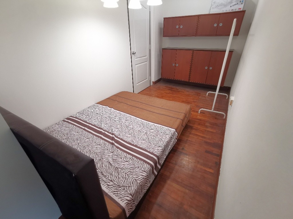 Immediate Available - Common Room/FOR 1 PERSON STAY ONLY/2 Shared Bathroom/Include Utilities/Wifi/Aircon/No Agent Fee/Light Cooking Allowed/Washing Machine - Bishan - Bedroom - Homates Singapore