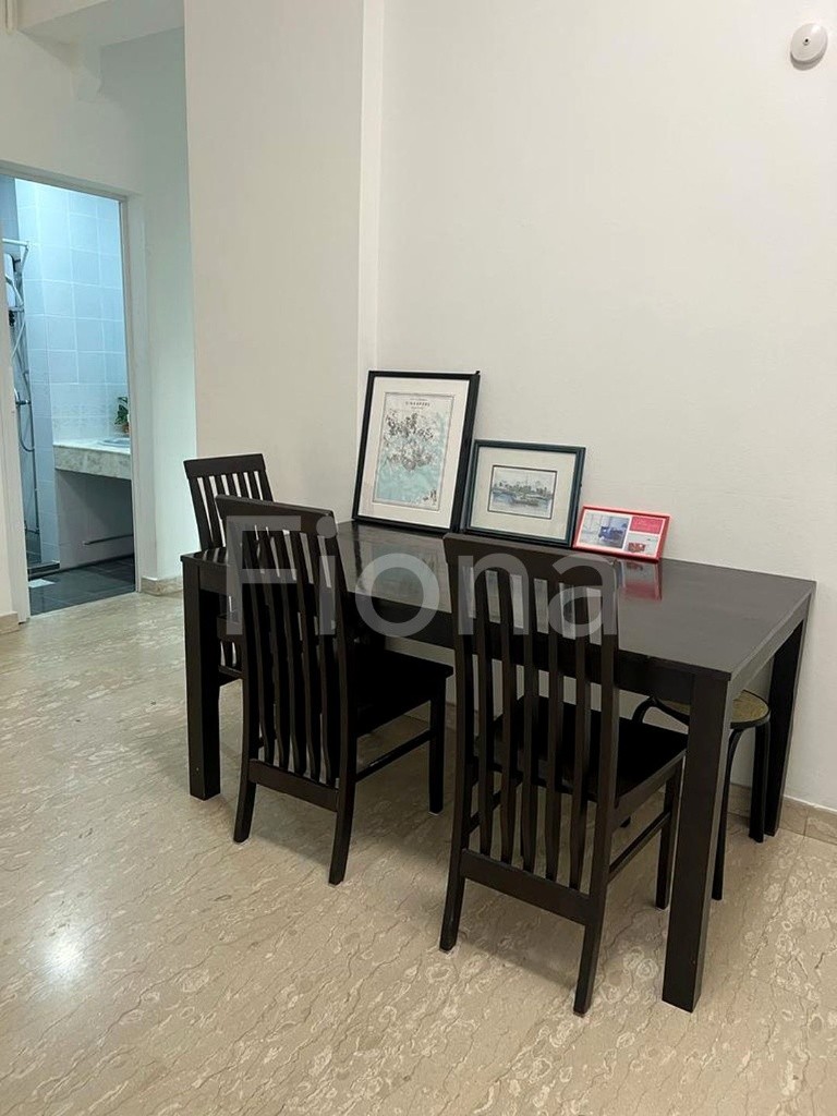 Available 15 Sep - Common  Room/1 Person Stay Only/No Owner Staying/Fully Furnished with Bed/Wardrobe/WIFI/Air-con/2 Shared Bathrooms/allowed Cooking/ Toa Payoh MRT and Novena MRT    - Toa Payoh - Bed - Homates Singapore