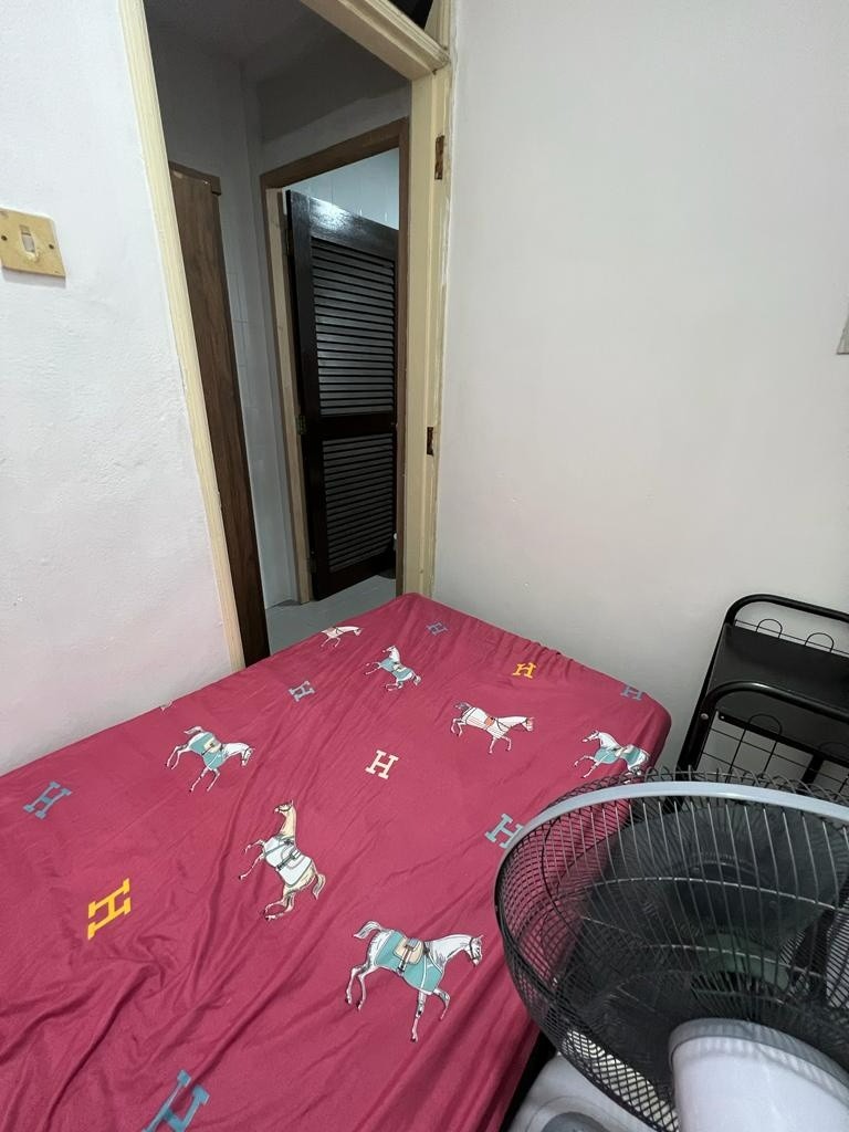 Available Immediate - Common  Room/1 Person Stay Only/No Owner Staying/Fully Furnished with Bed/Wardrobe/WIFI/Air-con/2 Shared Bathrooms/allowed Cooking/ Toa Payoh MRT and Novena MRT         - Toa Pay - Homates Singapore