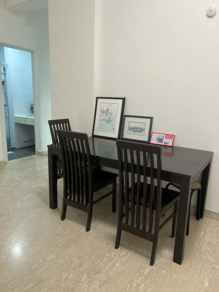 Available Immediate - Common  Room/1 Person Stay Only/No Owner Staying/Fully Furnished with Bed/Wardrobe/WIFI/Air-con/2 Shared Bathrooms/allowed Cooking/ Toa Payoh MRT and Novena MRT         - Toa Pay - Homates Singapore