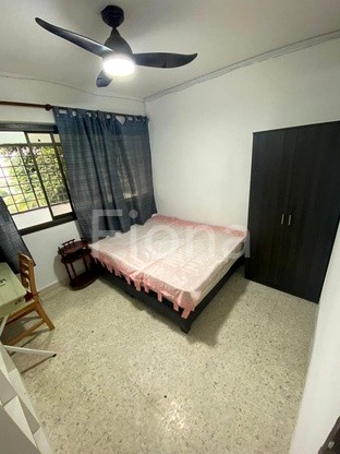 Immediate Available - Common Room/Strictly 1 person stay only/Wifi/  Air-con/no Owner Staying /No Agent Fee/Cooking allowed/Near Braddell MRT/Marymount MRT/Caldecott MRT - Bishan - Bedroom - Homates Singapore