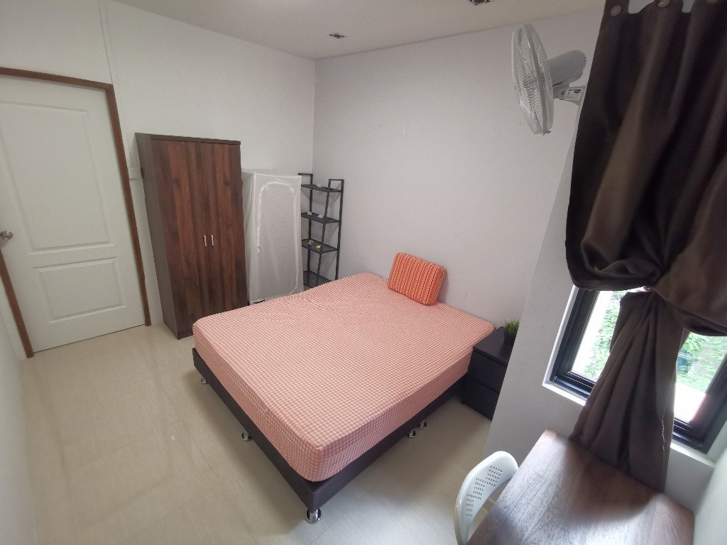 Common Room/FOR 1 PERSON STAY ONLY / Wifi/No owner staying/No Agent Fee/Cooking allowed/KEMBANGAN MRT / EUNOS MRT / PAYA LEBAR MRT/Available 14 Dec - Marine Parade 马林百列 - 分租房间 - Homates 新加坡
