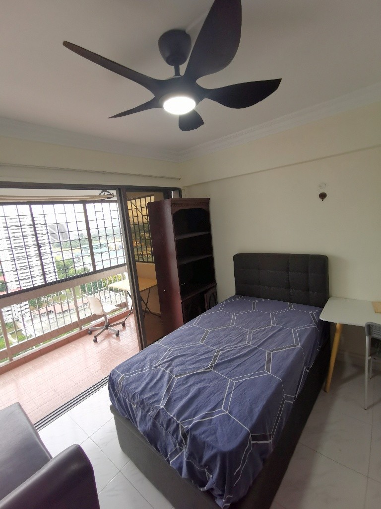 Available 02 Jan - Common Room/Strictly Single Occupancy/Wifi/ Air-con/no Owner Stayin/No Agent Fee/Cooking allowed/Near Braddell MRT/Marymount MRT/Caldecott MRT - Bishan - Bedroom - Homates Singapore