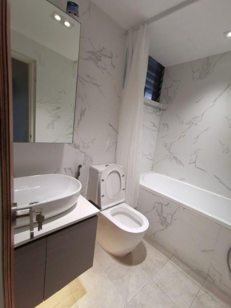 Available immediate -Common  Room/Strictly Single Occupancy/Wifi/Aircon/no Owner Staying/No Agent Fee/Cooking allowed /Beauty World/King Albert Park/ Clementi Park/ Clementi MRT - Clementi - Bedroom - Homates Singapore
