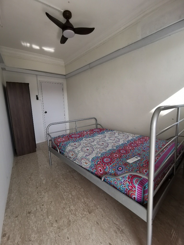 Available 13 Dec - Common  Room/Strictly Single Occupancy/Wifi/Aircon/no Owner Staying/No Agent Fee/Cooking allowed /Beauty World/King Albert Park/ Clementi Park/ Clementi MRT - Clementi 金文泰 - 分租房间 - Homates 新加坡