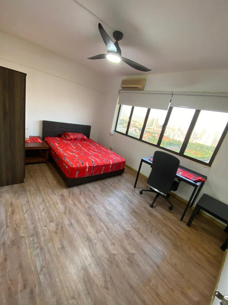 Available 24 Jan - Common Room/FOR 1 PERSON STAY ONLY/Private Bathroom/Include Utilities/Wifi/Aircon/No Agent Fee/Light Cooking Allowed/Washing Machine - Braddell 布莱徳 - 分租房间 - Homates 新加坡