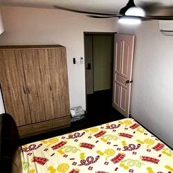 Immediate Available - Common Room/ Wifi/Aircon/No Agent Fee/Light Cooking allowed /Sengkang MRT / Buangkok MRT/Hougang MRT  - Hougang - Bedroom - Homates Singapore