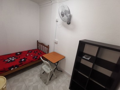 Available 3 June/Common Room/FOR 1 PERSON STAY ONLY/Wifi/No window/Light cooking allowd/No owner staying/No Agent Fee/Near Novena MRT/Toa Payoh MRT/Caldecott MRT - 5A Kim Keat Close, Singapore 328917 RM5