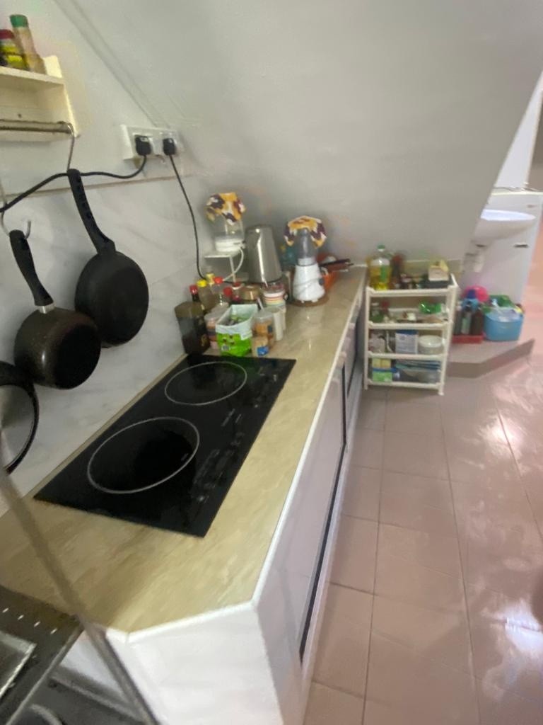 Available 25 May - Common Room/1 or 2 person stay/ Wifi/ Air-con/No owner staying/No Agent Fee/Cooking allowed/Lavender MRT, Bugis MRT - Bugis - Bedroom - Homates Singapore