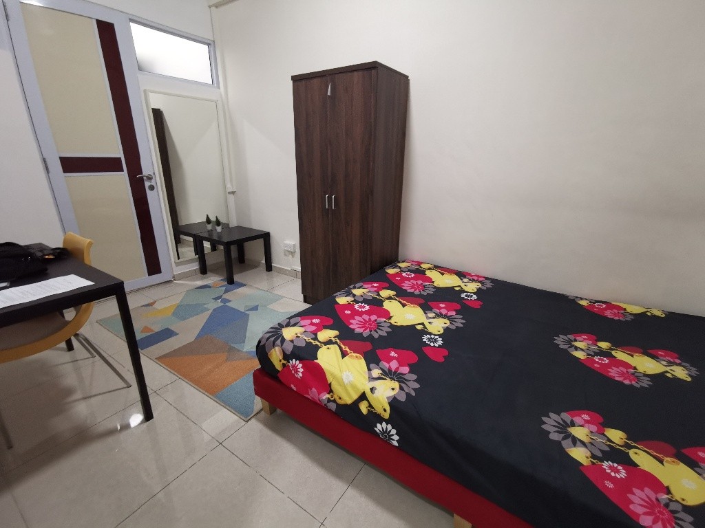 Immediate AvailableMaster Room/1 or 2 pax stay/no Owner Staying/No